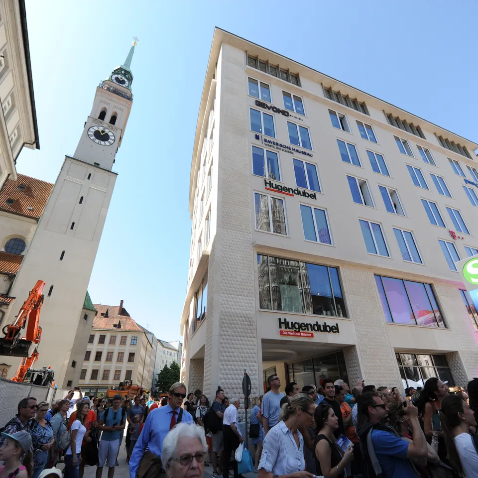 HugendubelHausMarienplatz11Uhr